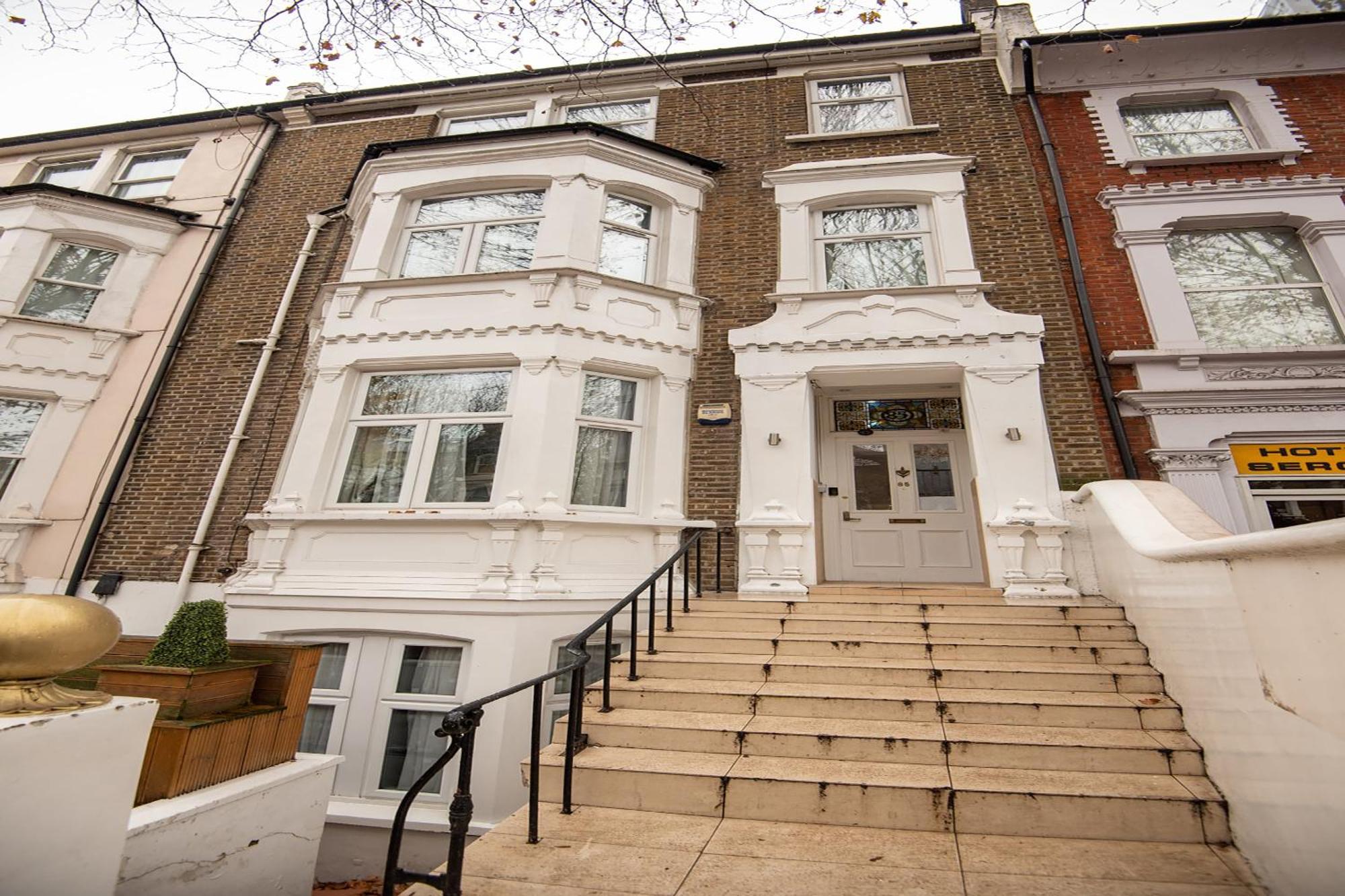 Hotel Oyo Sino Londen